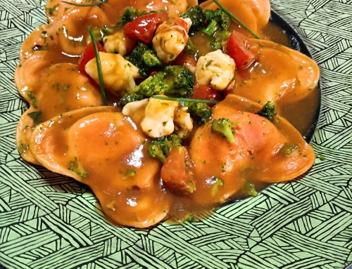 CUORI ROSSI DI BUFALA E BASILICO CON GAMBERI, BROCCOLI E POMODORINI